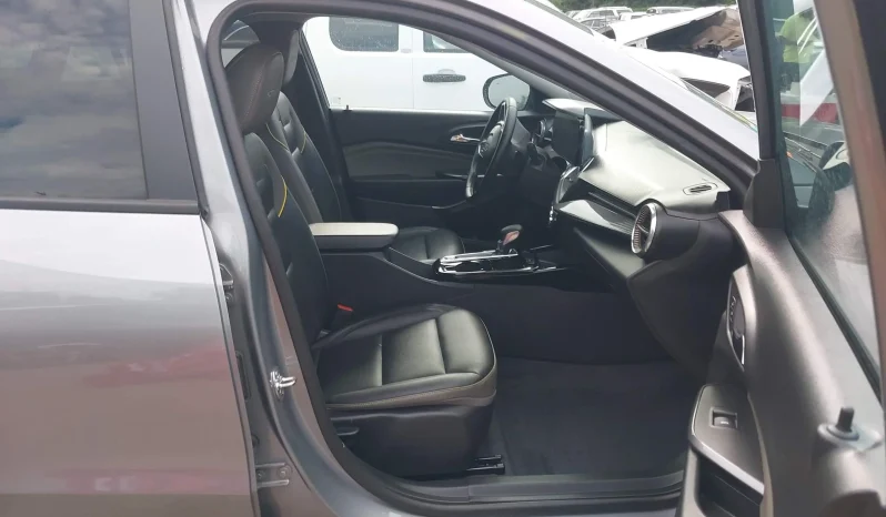 
								Chevrolet Trax full									