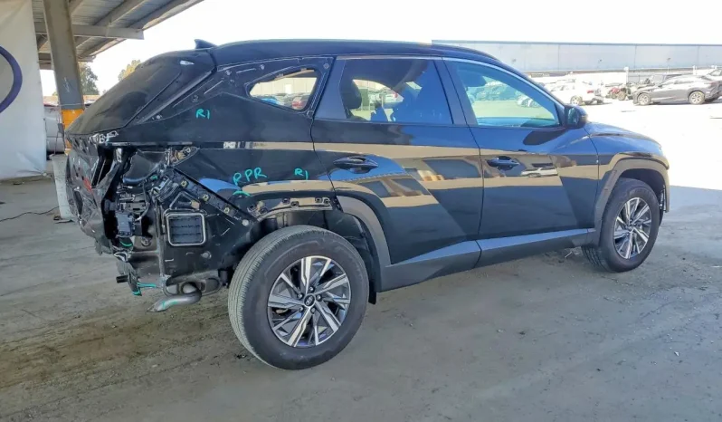 
								Hyundai Tucson full									