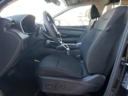 
										Hyundai Tucson full									