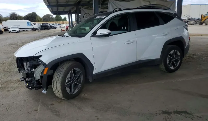 
								Hyundai Tucson full									