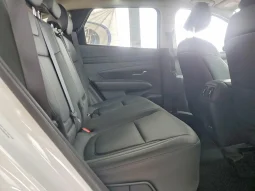 
										Hyundai Tucson full									