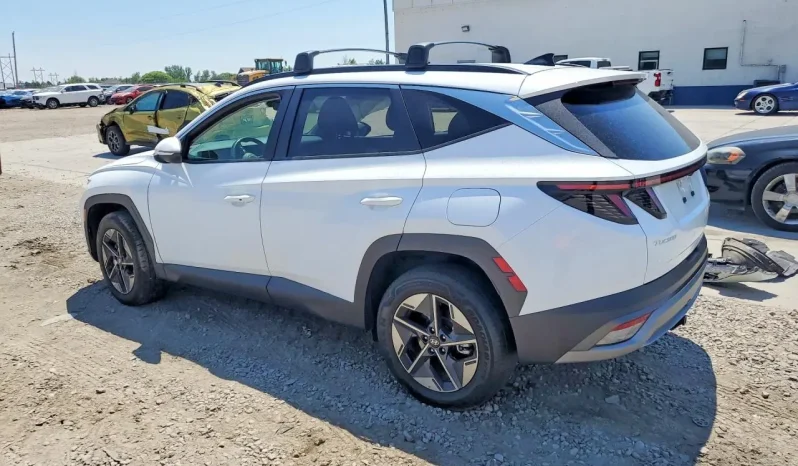 
								Hyundai Tucson full									