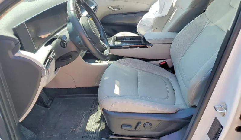 
								Hyundai Tucson full									