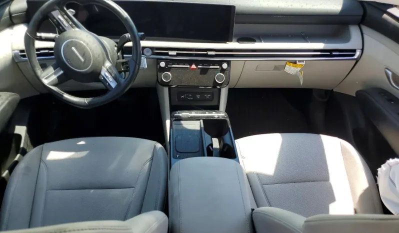 
								Hyundai Tucson full									