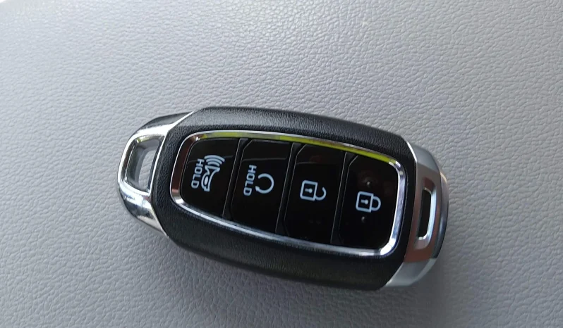 
								Hyundai Kona full									