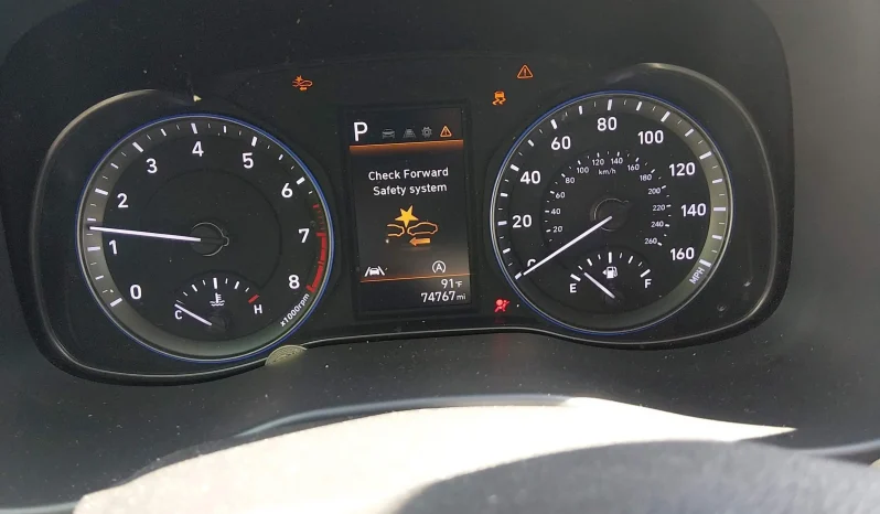
								Hyundai Kona full									