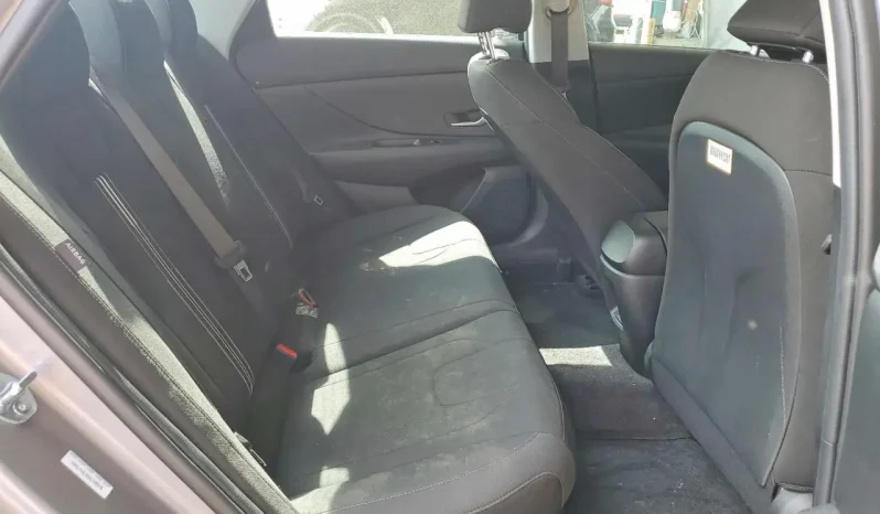 
								Hyundai Elantra full									