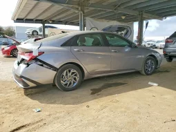 
										Hyundai Elantra full									