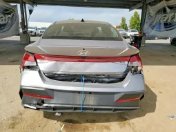 
										Hyundai Elantra full									
