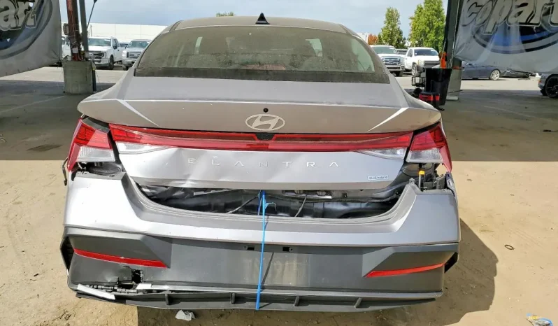 
								Hyundai Elantra full									