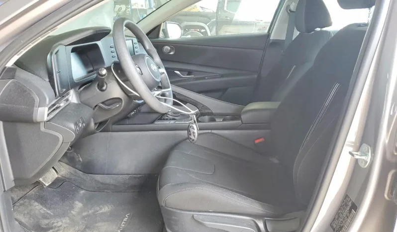 
								Hyundai Elantra full									