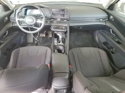 
										Hyundai Elantra full									