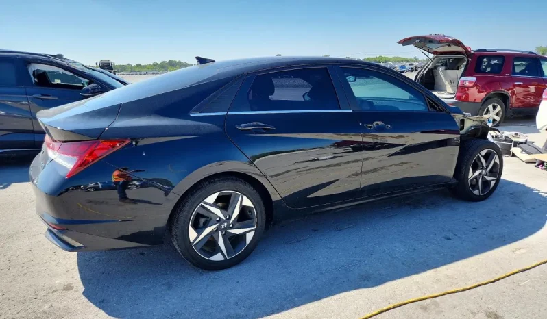 
								Hyundai Elantra full									