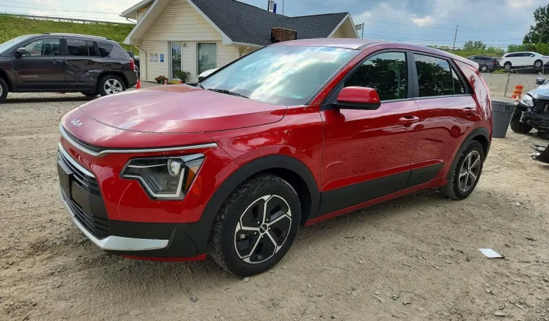 
								KIA Niro full									