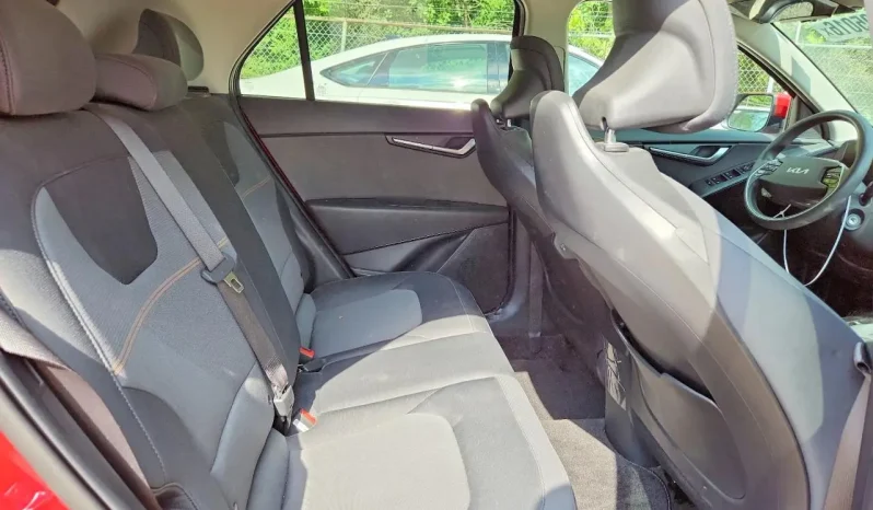 
								KIA Niro full									