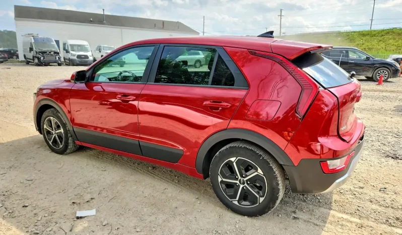 
								KIA Niro full									