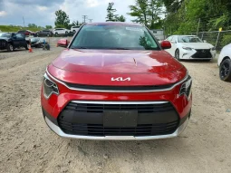
										KIA Niro full									