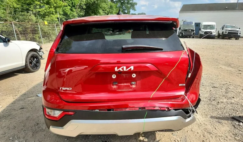 
								KIA Niro full									