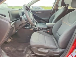 
										KIA Niro full									
