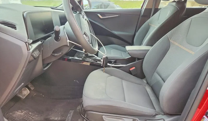 
								KIA Niro full									