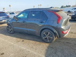 
										KIA Niro full									