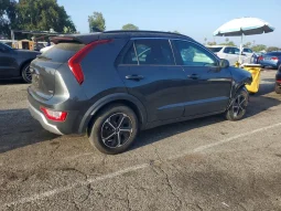 
										KIA Niro full									