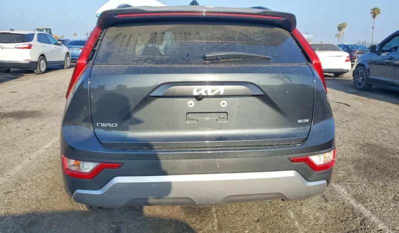 
								KIA Niro full									