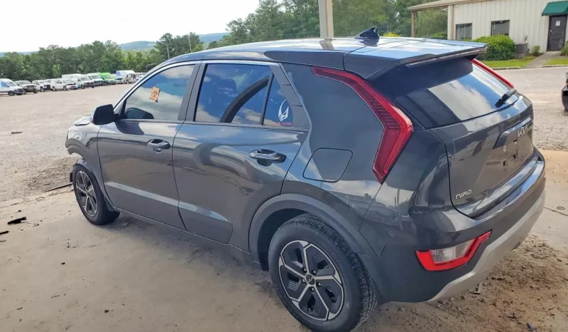 
								Kia Niro full									
