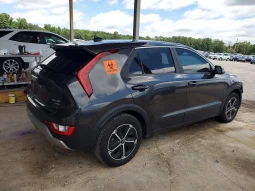 
										Kia Niro full									