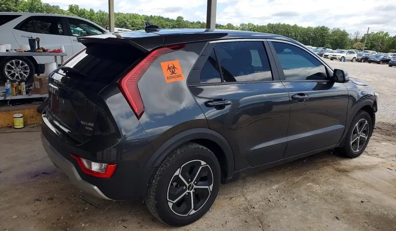 
								Kia Niro full									
