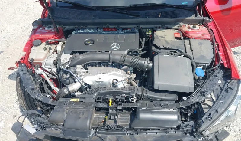 
								Mercedes-Benz Cla 250 Coupe full									