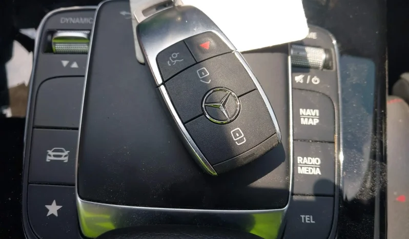 
								Mercedes-Benz Cla 250 Coupe full									