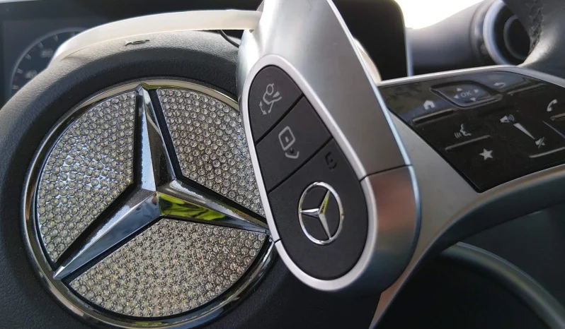 
								Mercedes-Benz C 300 full									