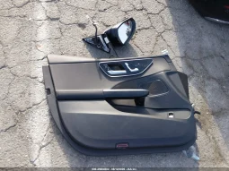 
										Mercedes-Benz C 300 full									