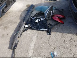 
										Mercedes-Benz C 300 full									