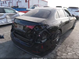
										Mercedes-Benz C 300 full									