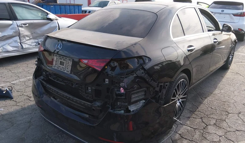 
								Mercedes-Benz C 300 full									