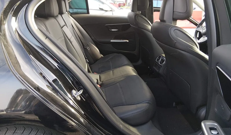 
								Mercedes-Benz C 300 full									