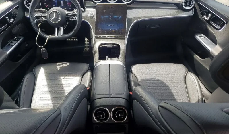 
								Mercedes-Benz C-Class full									