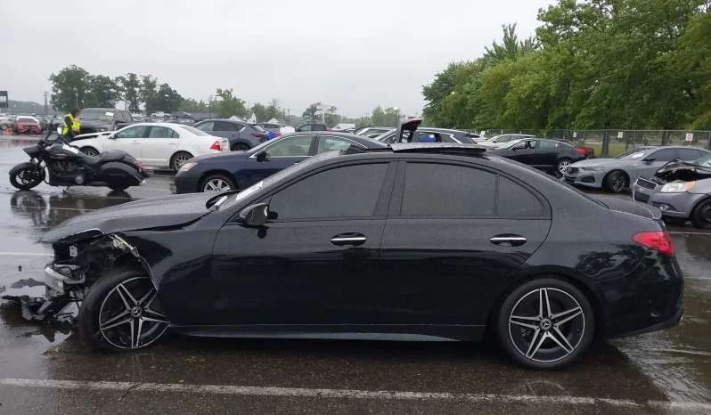 
								Mercedes-Benz C 300 full									