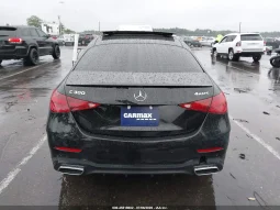 
										Mercedes-Benz C 300 full									
