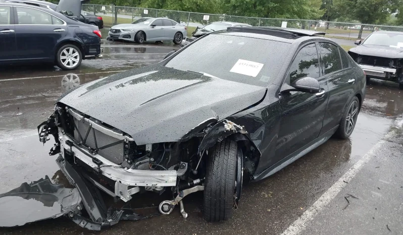 
								Mercedes-Benz C 300 full									