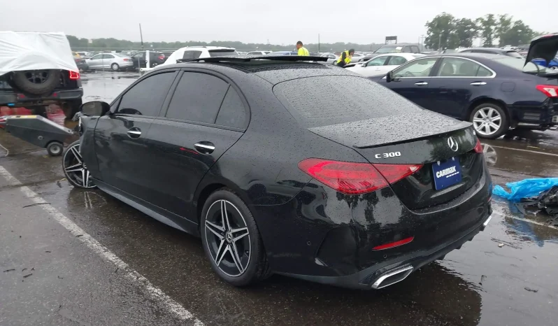 
								Mercedes-Benz C 300 full									