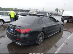 
										Mercedes-Benz C 300 full									