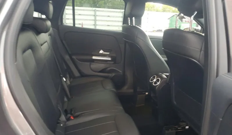 
								Mercedes-Benz GLA-Class full									