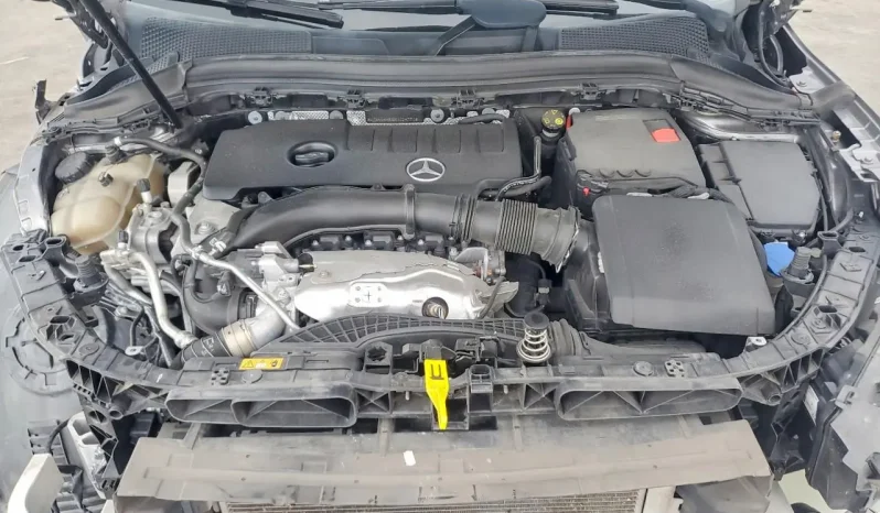 
								Mercedes-Benz GLA-Class full									