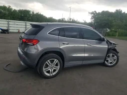 
										Mercedes-Benz GLA-Class full									