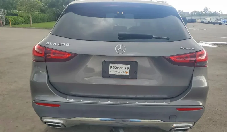 
								Mercedes-Benz GLA-Class full									