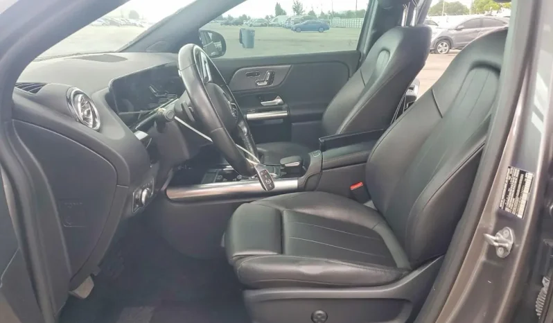 
								Mercedes-Benz GLA-Class full									
