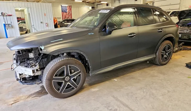
								Mercedes-Benz GLC 300 full									